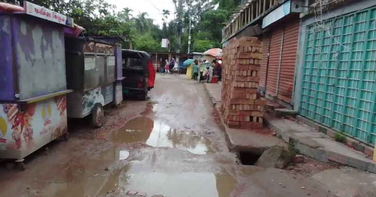 বরিশাল নগরজুড়ে শতাধিক সড়ক-ড্রেন উন্নয়ন শুরু হচ্ছে, নাগরিক দুর্ভোগ কমার আশা