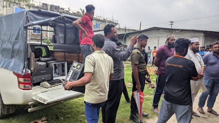 কুয়াকাটায় স্টুডিও উচ্ছেদ, ক্যামেরাম্যানদের বিক্ষোভ