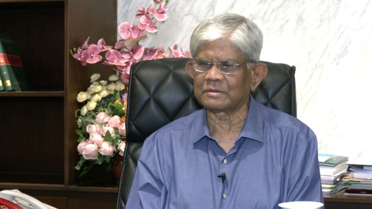 এনবিআরের সংস্কারবিরোধী আন্দোলনে রাজনৈতিক ইন্ধনের ইঙ্গিত অর্থ উপদেষ্টার