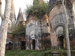 ইতিহাসের নীরব সাক্ষী পিরোজপুরের সাড়ে চারশ বছরের জমিদার বাড়ি