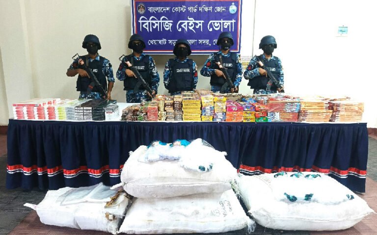 ভোলায় কুরিয়ারভ্যানে মিললো ৭ কোটি টাকার কারেন্ট জাল, পলিথিন-সিগারেট-আতশবাজিও জব্দ