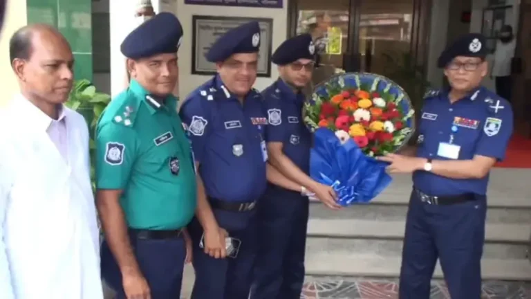 বরিশাল সফর করলেন আইজিপি