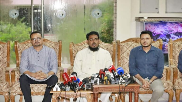 “সংলাপে সম্মত হলেও মৌলিক সংস্কারে বেঁকে বসছে বিএনপি: আখতার হোসেন”