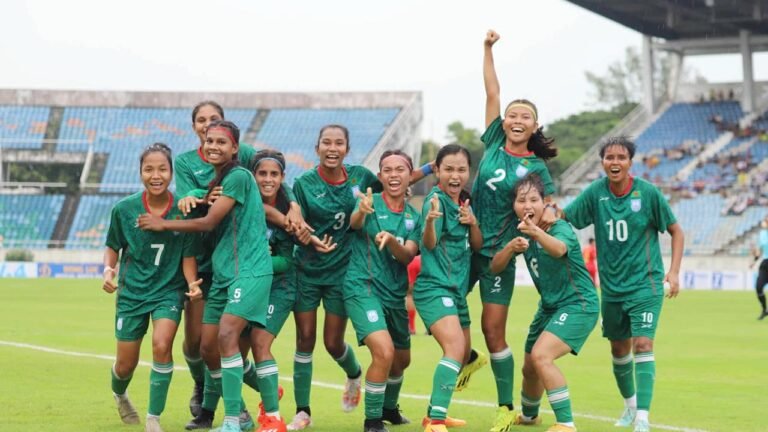 বাংলাদেশ নারী ফুটবল দলকে প্রধান উপদেষ্টার অভিনন্দন