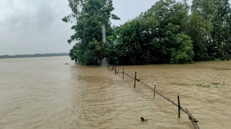 বন্যা আতঙ্কেও স্থগিত নয় এইচএসসি, কুমিল্লা বোর্ড পরিস্থিতি পর্যবেক্ষণে