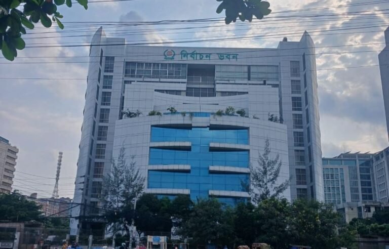 আসন বাড়লো গাজীপুরে, কমলো বাগেরহাটে