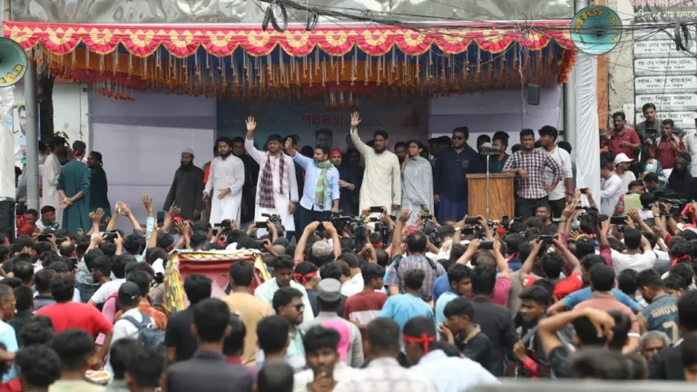 যারা জুলাইয়ের কথা সংবিধানে রাখতে চায় না তারা মুজিববাদের নতুন পাহারাদার : নাহিদ