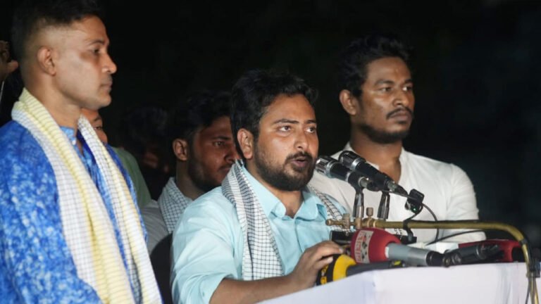 “ফ্যাসিবাদী ব্যবস্থা ভেঙে নতুন বাংলাদেশ গড়ব”—নাহিদ ইসলামের প্রত্যয়