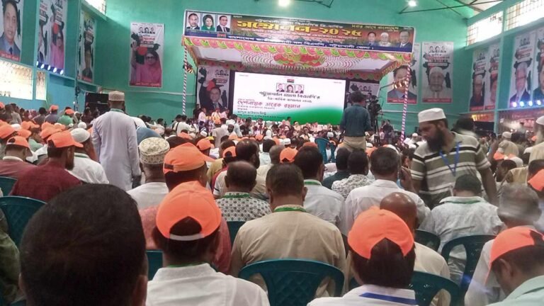 পটুয়াখালীতে বিএনপির সম্মেলনে নেতাকর্মীদের ঢল, স্লোগানে মুখর শহর