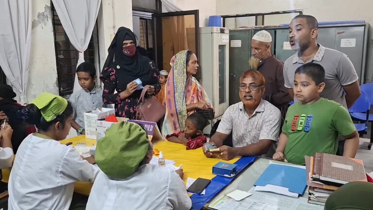 পিরোজপুরে জলাতঙ্ক ভ্যাকসিনের সংকট, ভোগান্তিতে হাজারো রোগী