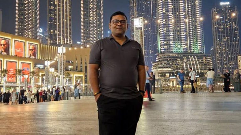 রাজশাহীতে যুবলীগ নেতাকে ধরতে ভবন ঘেরাও, ফোনে জানালেন—‘আমি অনেক দূরে’