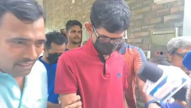 বরিশালের ২ আ’লীগ নেতাসহ পুলিশের এসপি ভারতে গ্রেপ্তার, অত:পর…