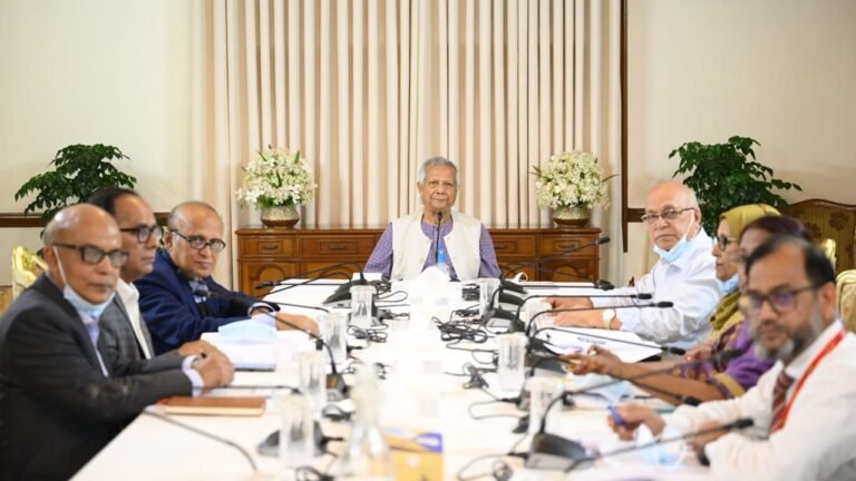 মুক্তিযুদ্ধের প্রকৃত ইতিহাস তুলে ধরতে হবে মন্ত্রণালয়ের কাজের মাধ্যমে :প্রধান উপদেষ্টা