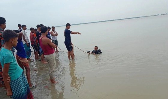 মেহেন্দিগঞ্জে নদীতে গোসলে নেমে শিশুর মৃত্যু, নিখোঁজ ২