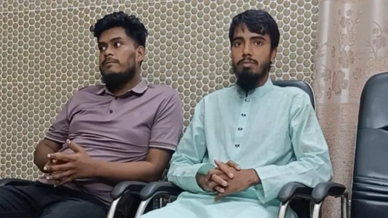 ঠিকাদারদের বিল নিয়ে তদবির করতে গিয়ে আটক দুই শিক্ষার্থী, ছাড়া পেলেন মুচলেকায়