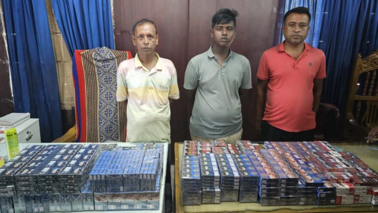 ভোলায় শুল্ক ফাঁকি দেওয়া সিগারেটসহ তিনজন আটক