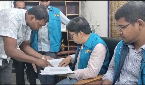 নাজিরপুর উপজেলা স্বাস্থ্য কমপ্লেক্সে দুদকের অভিযান