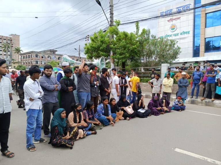 শেবামেকে ইন্টার্ন চিকিৎসকদের ধর্মঘট, আন্দোলনকারী যুবক গ্রেফতার