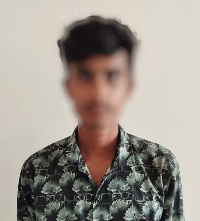 বরিশালে গোয়েন্দা পুলিশের অভিযানে ২ কেজি গাঁজাসহ যুবক আটক