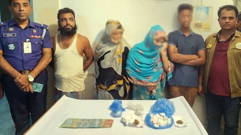 মির্জাগঞ্জে মা-ছেলেসহ চারজনের গাঁজাসহ আটক