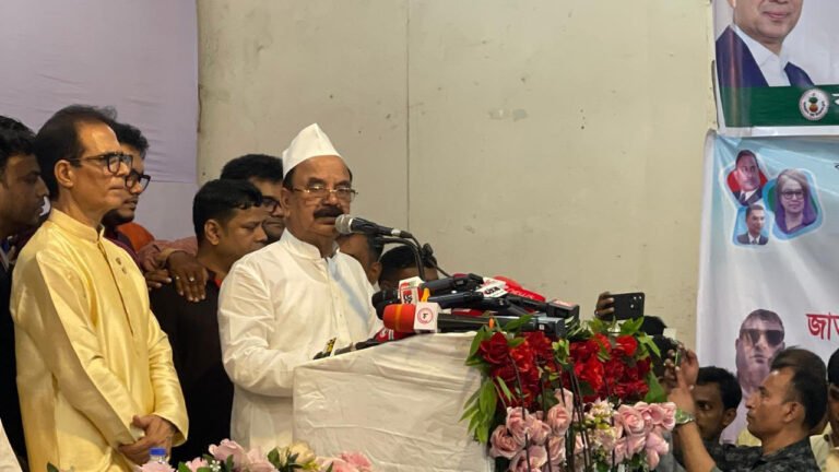 “বাংলাদেশে দাঙ্গা লাগাতে পারে আ.লীগ ও ভারত : গয়েশ্বরের অভিযোগ”