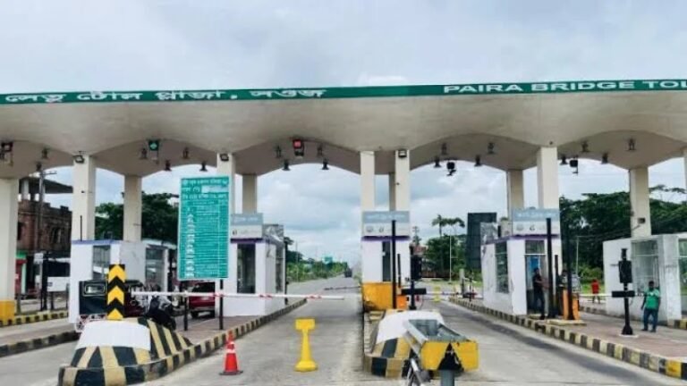 পায়রা সেতুতে মেয়াদ শেষের পরও টোল আদায় চালাচ্ছেন সাবেক এমপির পরিবারিক প্রতিষ্ঠান