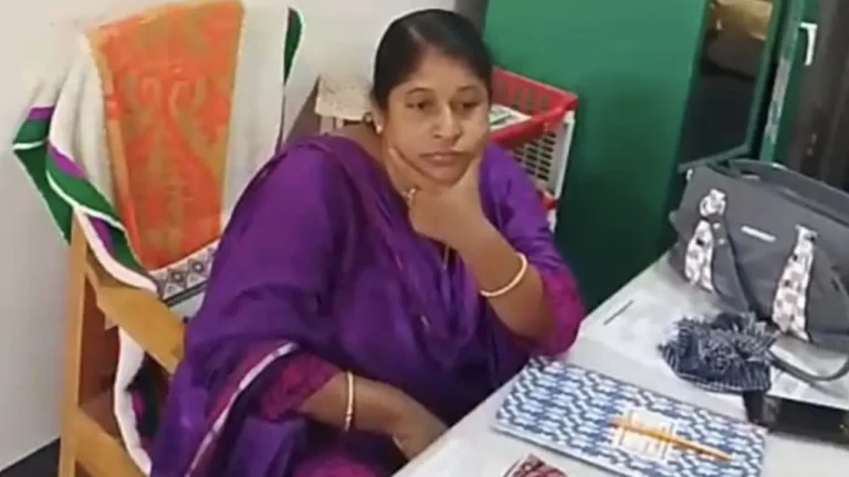 বঙ্গবন্ধুর ছবি টানানোর অভিযোগে প্রধান শিক্ষিকা শামীমার সাময়িক বরখাস্ত