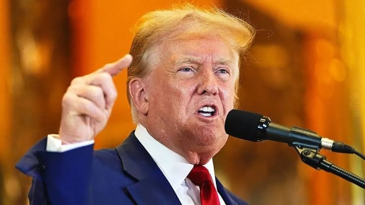 ট্রাম্পের হুমকি: চীনা পণ্যে শুল্ক বাড়িয়ে ২০০ শতাংশ করার সতর্কবার্তা