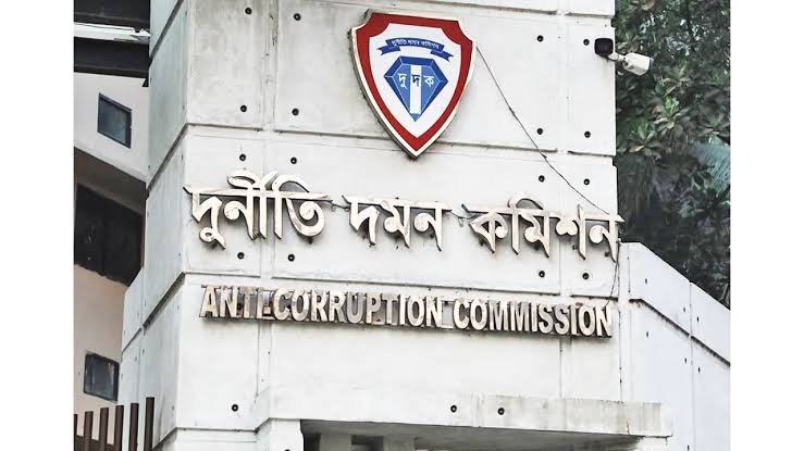 ওয়াকিটকি ক্রয়ে অতিরিক্ত ব্যয় ও দুর্নীতি; দুদকের অভিযান পরিচালনা