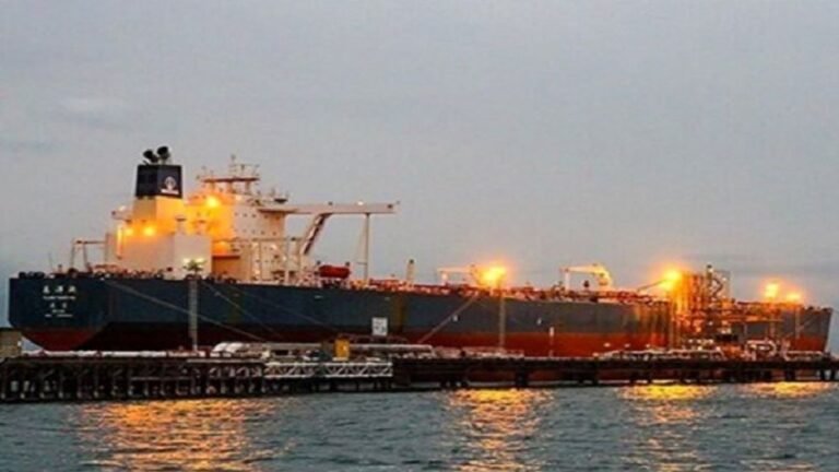 ইরানে তেল বিক্রিতে সহায়তাকারী ব্যক্তি ও কোম্পানির ওপর যুক্তরাষ্ট্রের নতুন নিষেধাজ্ঞা