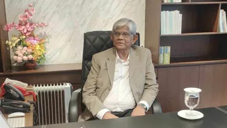 ‘সমালোচনার চেয়ে অন্তর্দৃষ্টিতে দেখুন অগ্রগতি’ — পরামর্শ অর্থ উপদেষ্টার