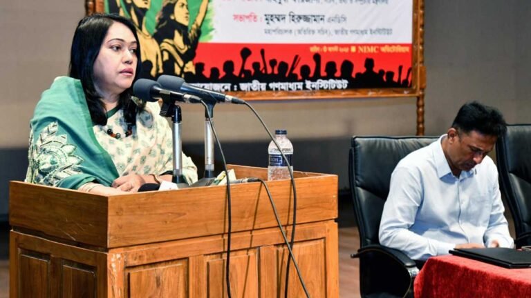 “শহীদের ত্যাগের দায় এড়ানোর সুযোগ নেই”— কঠোর বার্তা তথ্য সচিবের