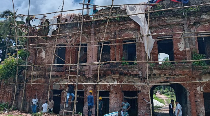 বরিশালের লাকুটিয়া জমিদারবাড়ি আদিরূপে ফিরছে