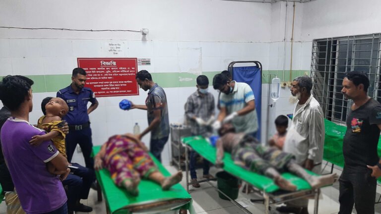 বরগুনায় মাদক সেবনে বাধা দেওয়ায় স্বামী-স্ত্রীকে পিটিয়ে জখম