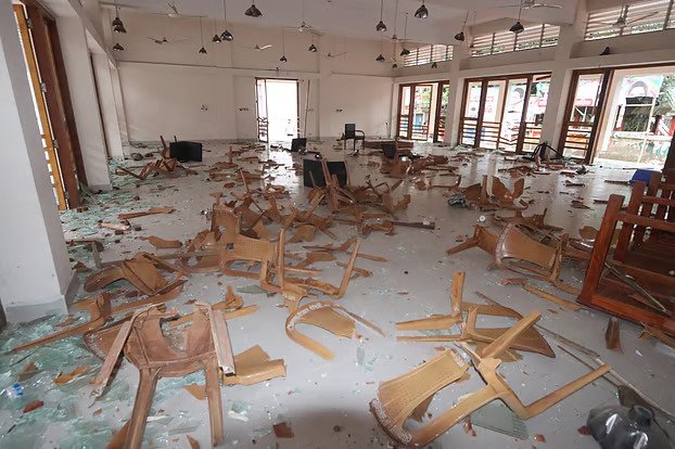 ভাঙ্গা উপজেলা পরিষদে ধ্বংসযজ্ঞ, মহাসড়কে চলাচল এখনও বন্ধ