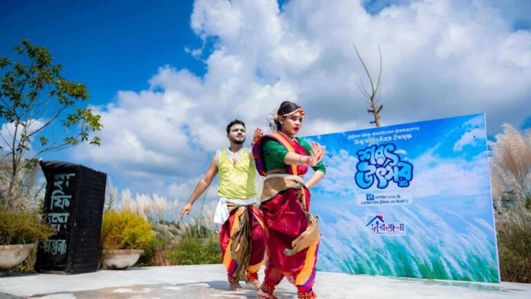 বরগুনায় মাসব্যাপী শরৎ উৎসব শুরু, পুঁথিপাঠ ও ফানুসে মুখরিত