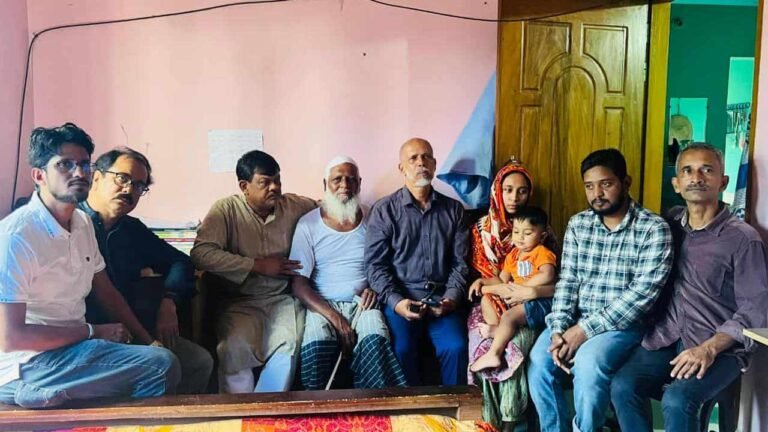 প্রয়াত সাংবাদিক তুষারের পরিবারের পাশে রহমাতুল্লাহ