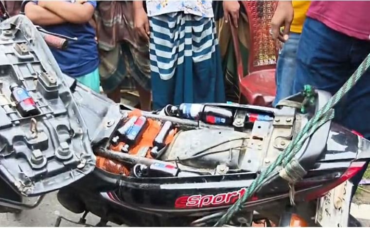 অভিনব কৌশলে ফেনসিডিল পাচারকালে যুবক আটক