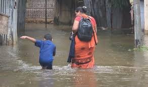 অতিবৃষ্টি ও ঢলের পানিতে বন্দি দুই হাজার পরিবার