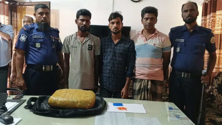 বরগুনায় ২ কেজি গাঁজা ও ৯৫ পিস ইয়াবাসহ তিন মাদক কারবারি আটক