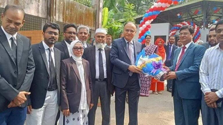 বরগুনায় বিচারপ্রার্থীদের জন্য যাত্রা শুরু করলো ‘ন্যায়কুঞ্জ’