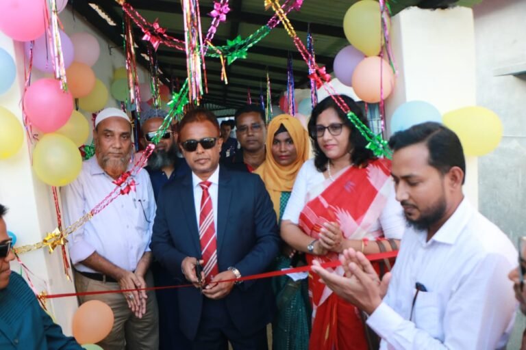 বরিশালে জেলা প্রশাসনের উদ্যোগে নির্যাতিতা সালমা আক্তারের মাথা গোঁজার ঠাঁই