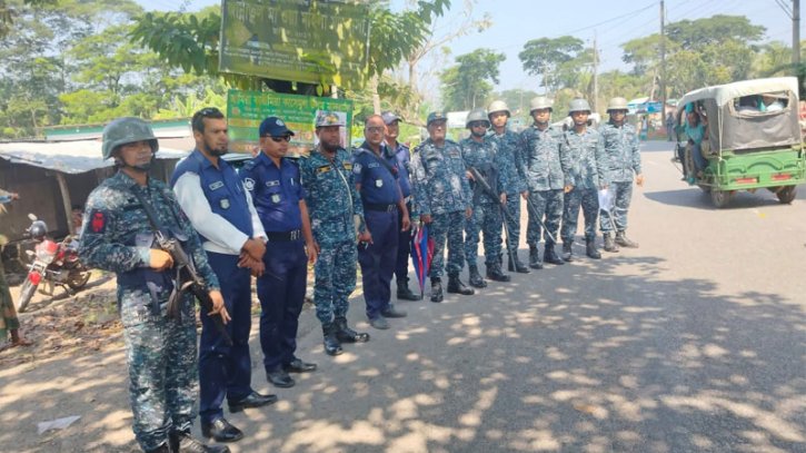 বরগুনায় যৌথবাহিনীর তল্লাশি অভিযান, ৪২ হাজার টাকা জরিমানা