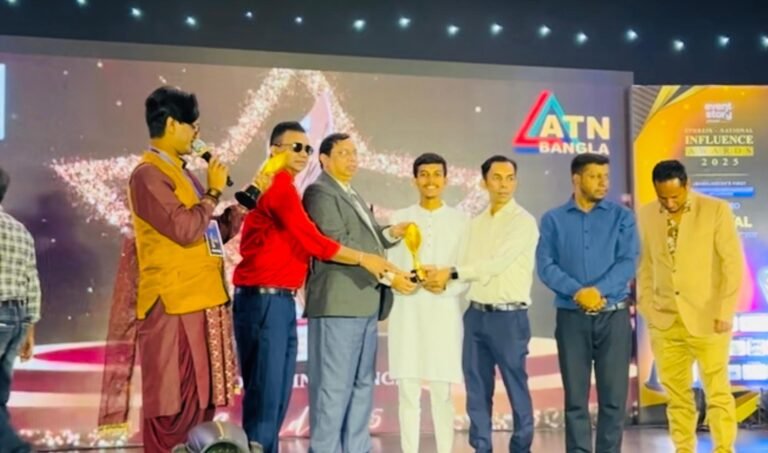 ন্যাশনাল ইনফ্লুয়েন্স অ্যাওয়ার্ড পেলেন বরিশালের সন্তান সিফাত ই মঞ্জুর রোমান