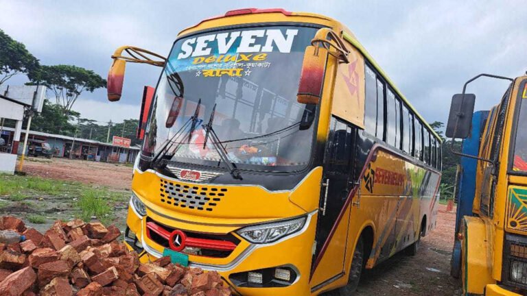 গৌরনদীতে বাসের ধাক্কায় পথচারীর মৃত্যু