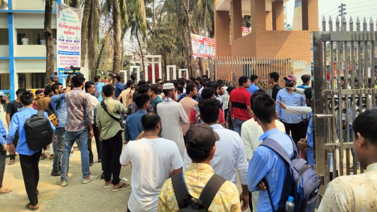 দুই যুগ ধরে স্থবির বরিশালের কলেজ ছাত্র সংসদ নির্বাচন