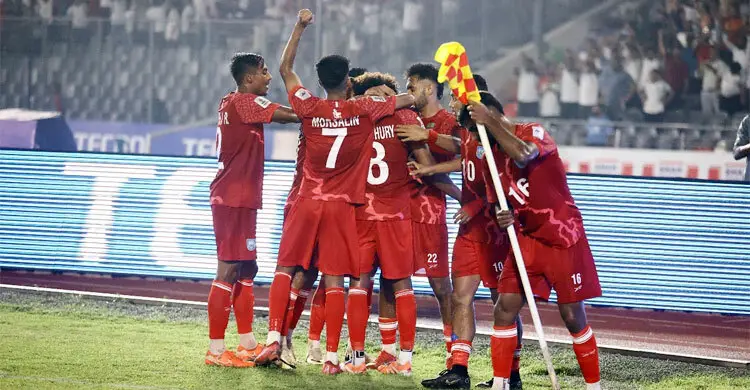 শেষ মুহূর্তে ভেঙে গেলো বাংলাদেশের স্বপ্ন, সাত গোলের রোমাঞ্চে হংকংয়ের জয়