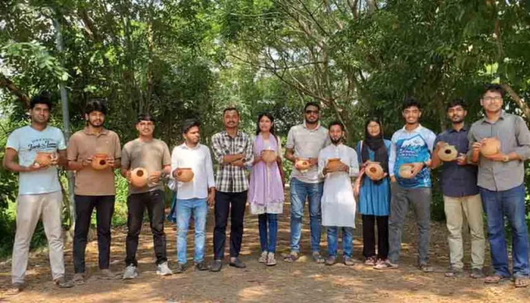 ববিতে ছাত্রদলের অনন্য উদ্যোগ: পাখিদের জন্য নিরাপদ আশ্রয় নির্মাণ