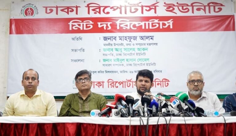 সাংবাদিকদের বেতন বাড়াতে নির্দেশ, মিডিয়ার জন্য সুবিধা বাড়াবে সরকার