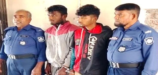 দপদপিয়ায় পুলিশের তৎপরতায় চো’রাই মালসহ বাবু-রায়হান আটক